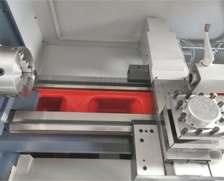 Токарный станок с ЧПУ NINGBO BLIN MACHINERY модели BL-CAK6140