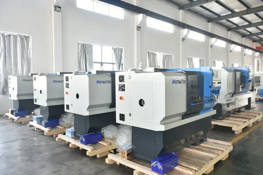 Токарный станок c ЧПУ с горизонтальной станиной MetalTec CK 32x750 metМК 322344