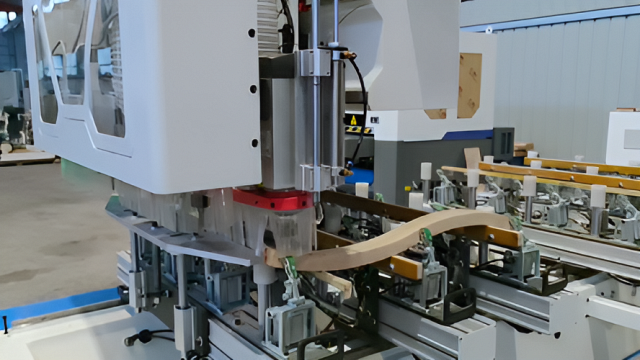 Сверлильно-пазовальный обрабатывающий центр с ЧПУ QUADRO STICK 4х2 STICK 4х2