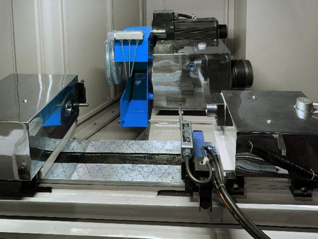 Круглошлифовальный станок UNIVEQ UGO-2040B CNC