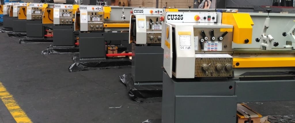 Универсальный токарный станок ZMM Sliven CU325/1000