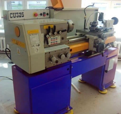 Универсальный токарный станок ZMM Sliven CU325/1000