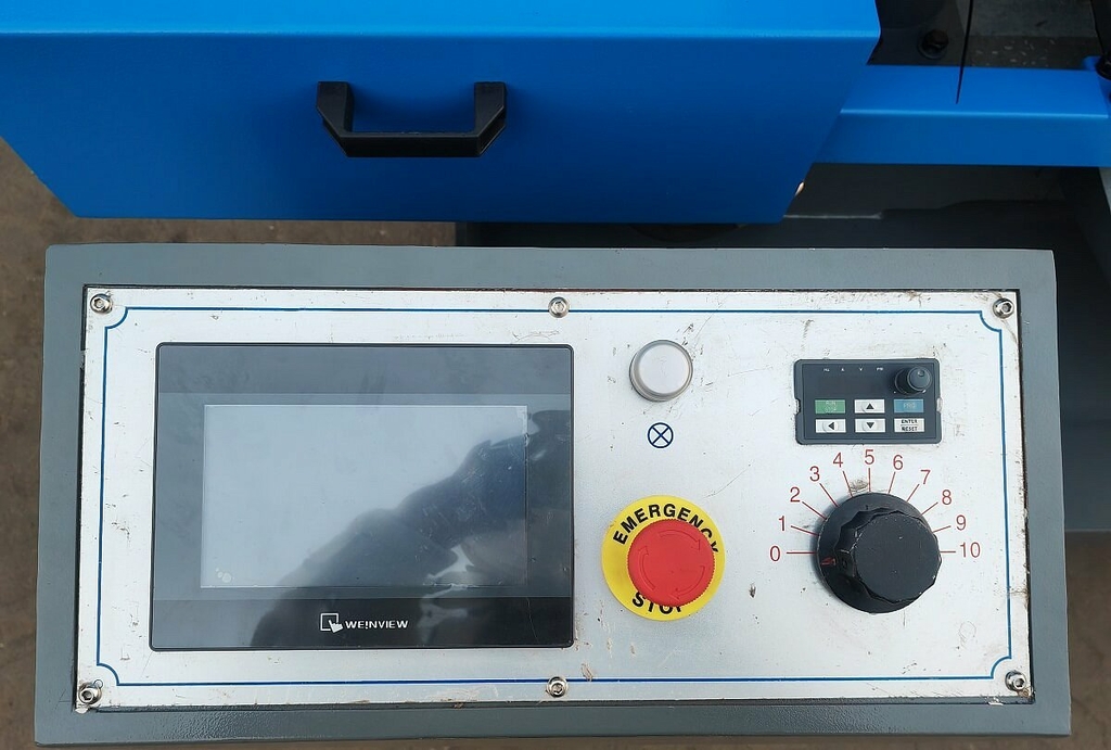 Автоматический колонный ленточнопильный станок MetalTec BS 400 CA