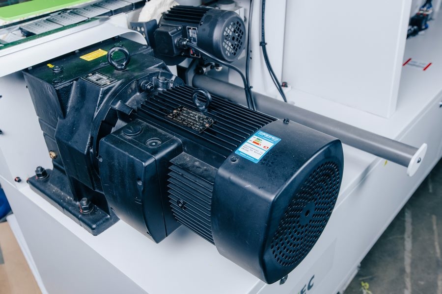 Станок для облицовывания кромок мебельных деталей WoodTec EdgeMatic 600C PRO