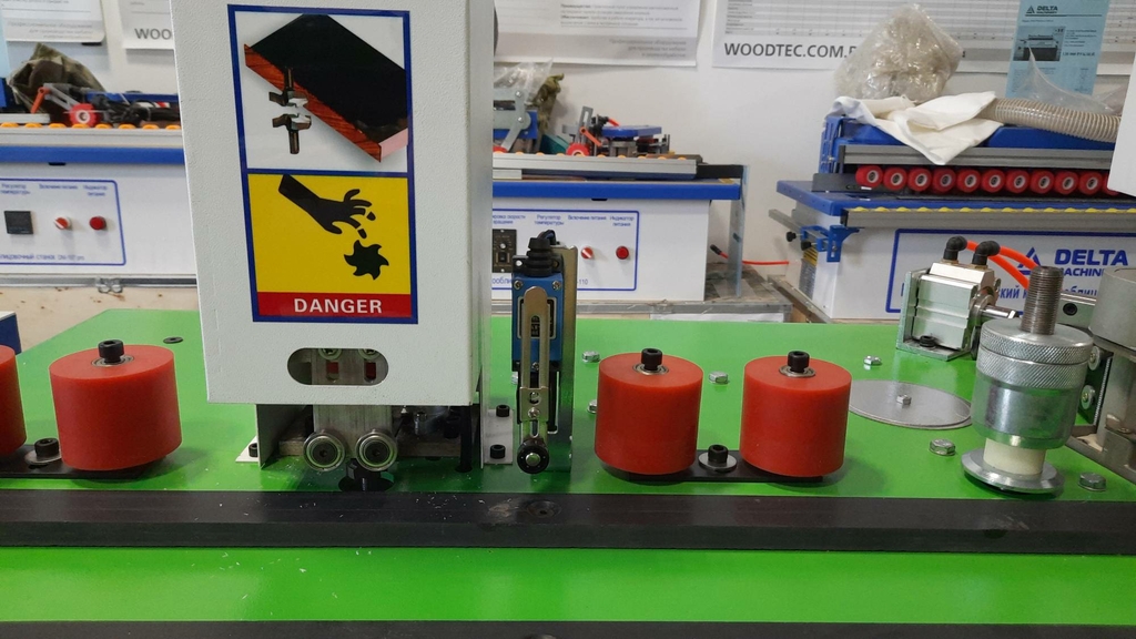 Кромкооблицовочный станок DELTAMACHINERY DM-112
