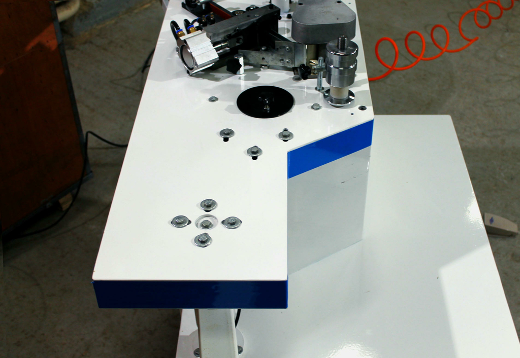 Кромкооблицовочный станок DELTAMACHINERY DM-115