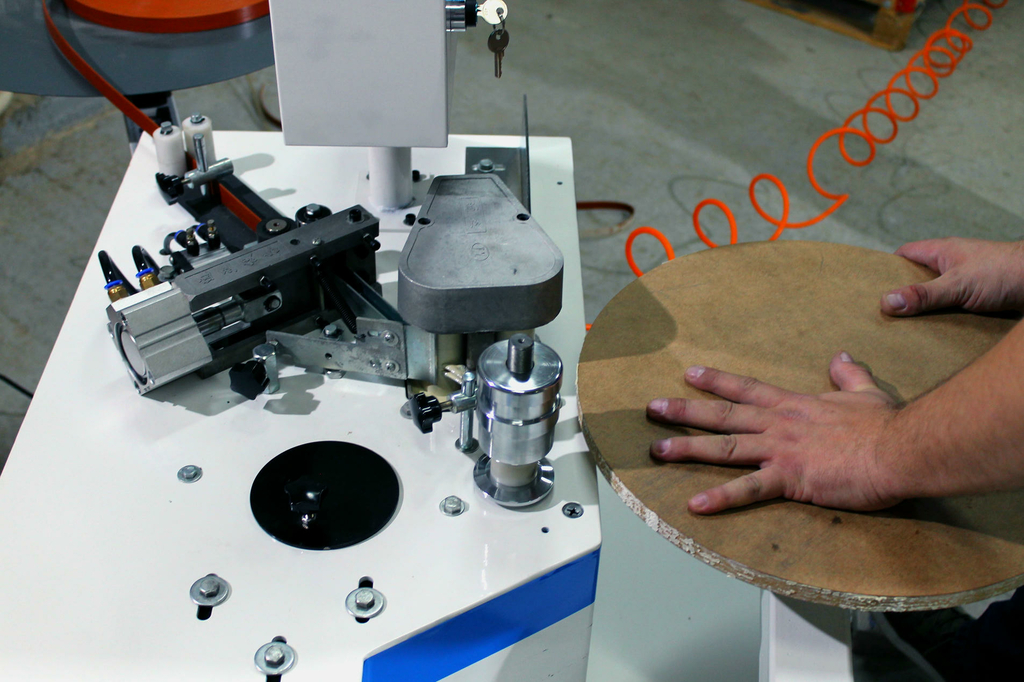 Кромкооблицовочный станок DELTAMACHINERY DM-115