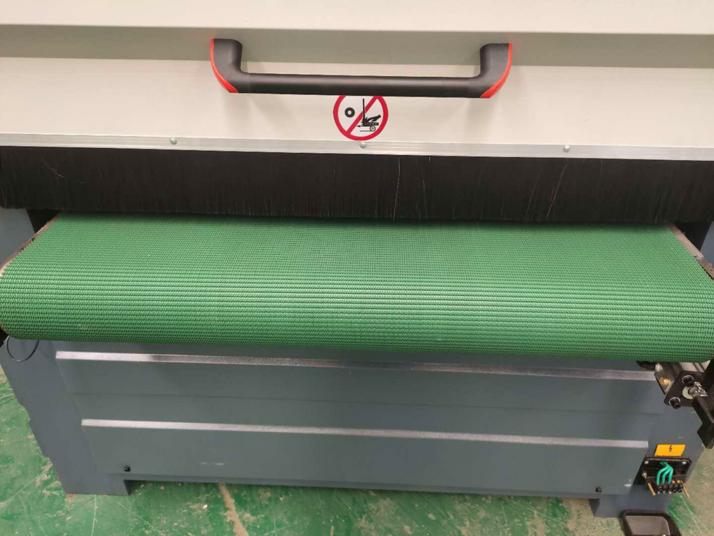 Рельефно-шлифовальный станок DELTAMACHINERY DM-RS1300-6