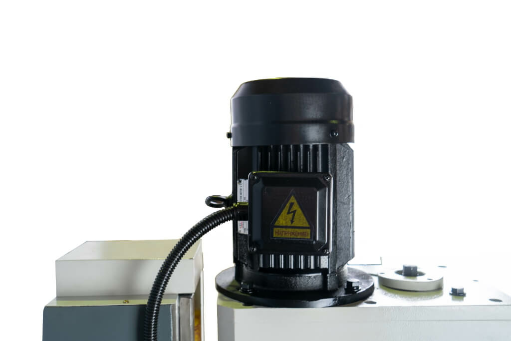 Фрезерный универсальный станок MetalMaster DMM 50C