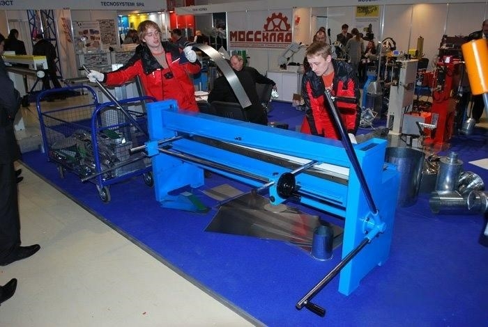 Ножницы гильотинные ручные Q01-1.25x2000