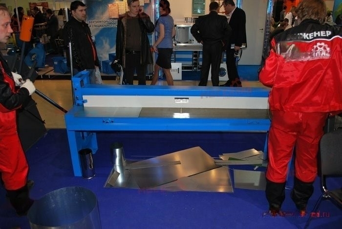 Ножницы гильотинные ручные Q01-1.25x2000