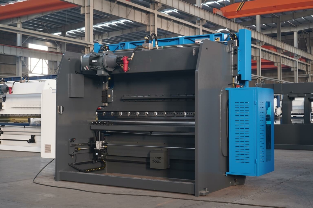 Листогибочный пресс MetalTec HBС 135/3200 4+1 ЧПУ МТ-15