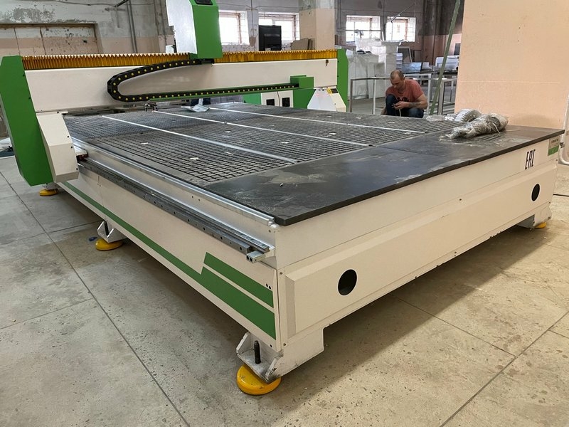 Фрезерно-гравировальный станок с чпуWoodTec CH 2030L