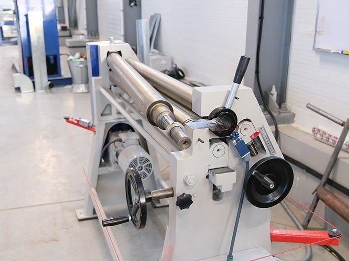 Электромеханические вальцы Bendmak CY 90-12/3.0M