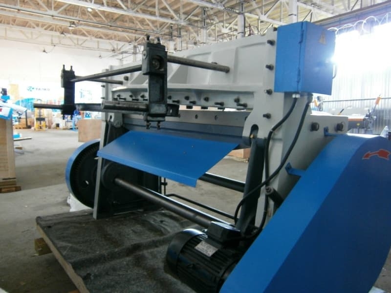 Гильотина электромеханическая Metal Master ETG 1330