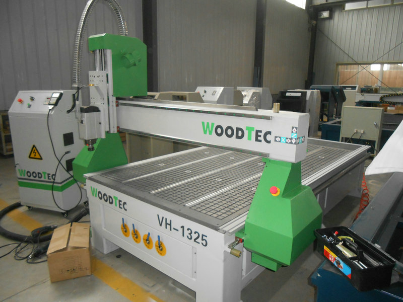 Фрезерно-гравировальный станок с чпу WoodTec H 1325