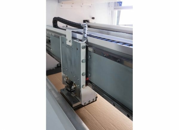 Автоматический резательно-рилёвочный станок Q-BOX