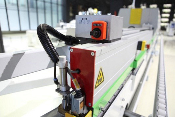 Автоматический кромкооблицовочный станок Nanxing NB4J / NB4JQ