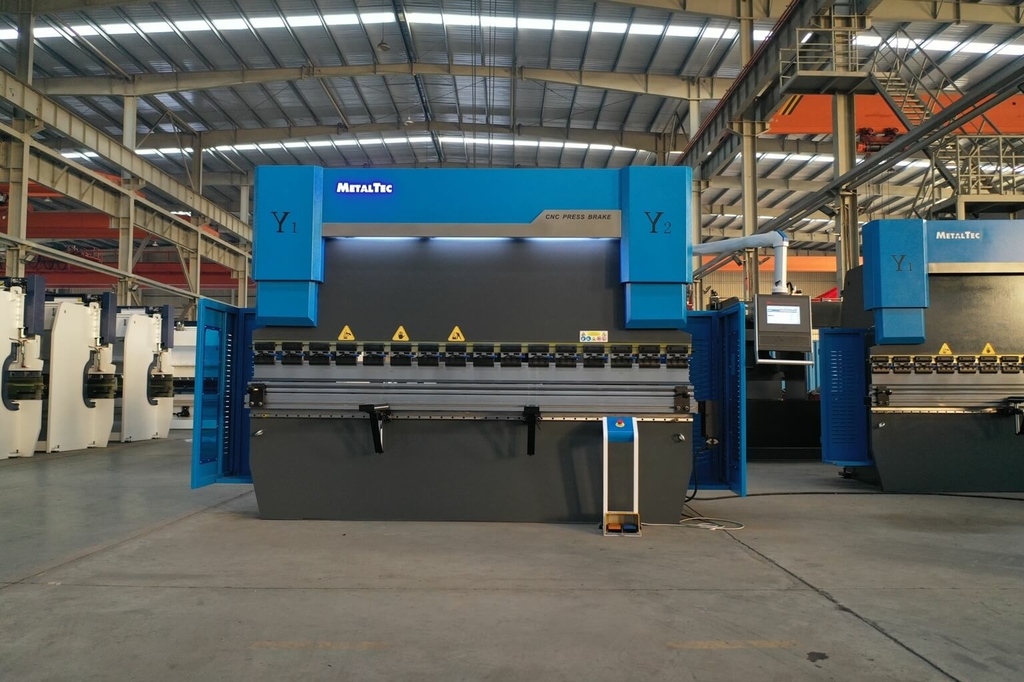 Листогибочный пресс MetalTec HBС 135/3200 4+1 ЧПУ МТ-15