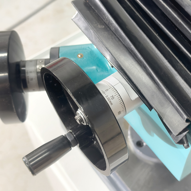 Универсальный фрезерный станок AURA FM-30U (20030100)