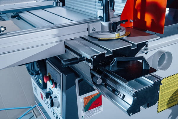 Фрезерные станки с шипорезной кареткой OSTERMANN T 1000