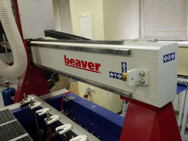 Фрезерный станок с ЧПУ Beaver 2513AVT6-RD