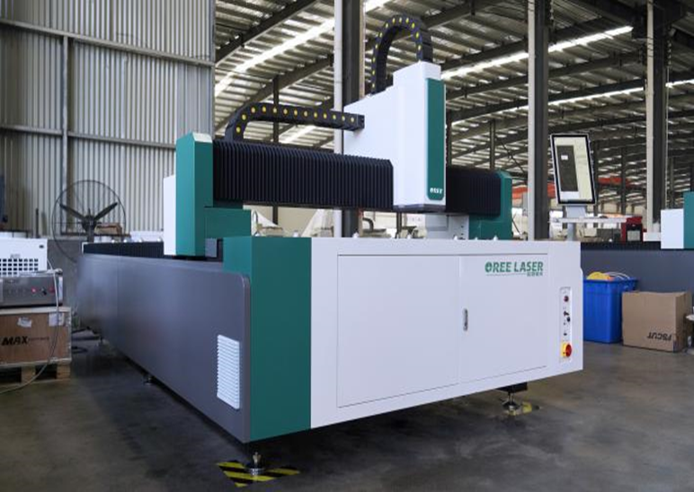 Станок лазерной резки металла OREE LASER FM3015A 3000W RAYCUS