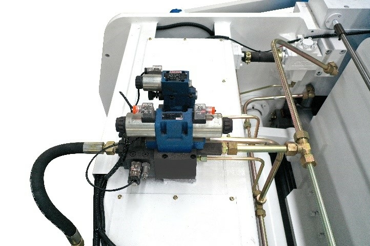 Листогибочный гидравлический пресс с ЧПУ TP10S MetalTec HBM 63/2500C