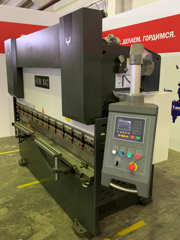 Гидравлический листогибочный пресс IRONMAC HPB-К 125/4000