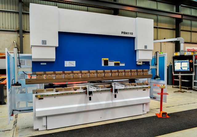 Гидравлический листогибочный пресс SMD PBH-110/3100