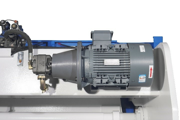Листогибочный гидравлический пресс с ЧПУ TP10S MetalTec HBM 63/2500C
