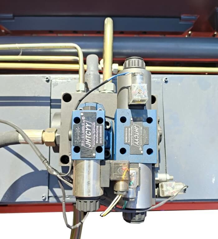 Гидравлический листогибочный пресс  Metal Master HPJ 2580 Sensor
