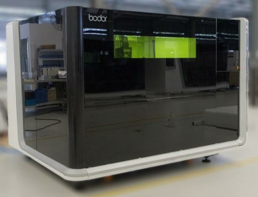 Малогабаритный лазерный станок для резки металла с ЧПУ Bodor i5-1000W с волоконным лазером MAX