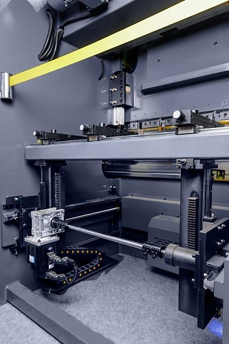 Листогибочный пресс MetalTec HBС 135/3200 4+1 ЧПУ МТ-15