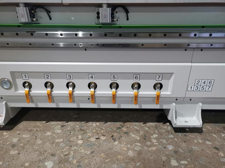 ФРЕЗЕРНЫЙ СТАНОК С ЧПУ HOLD HE2130GA