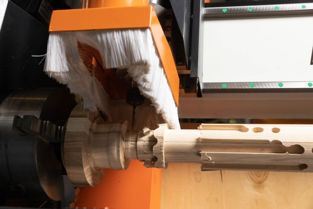 Трёхосевой токарно-фрезерный станок с ЧПУ Filato RD-1500/300E