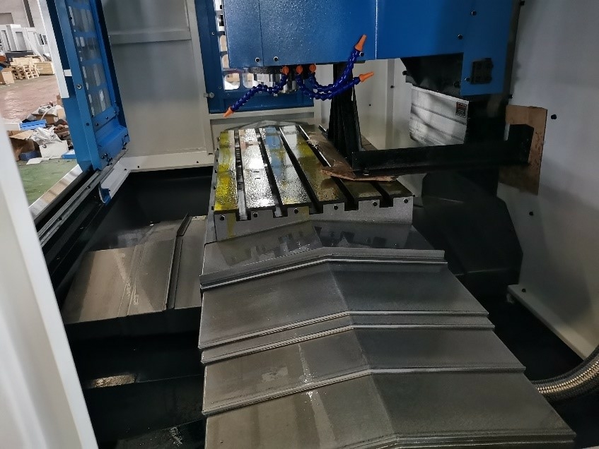 Вертикальный обрабатывающий центр с ЧПУ MetalTec TOPMILL 850S
