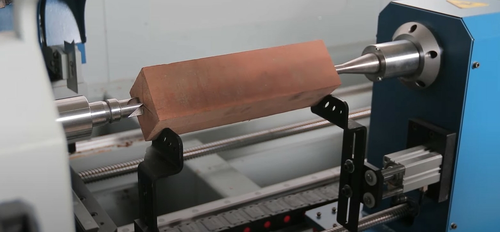 Четырехосевой токарный центр с ЧПУ NESTO 4 AXIS CNC