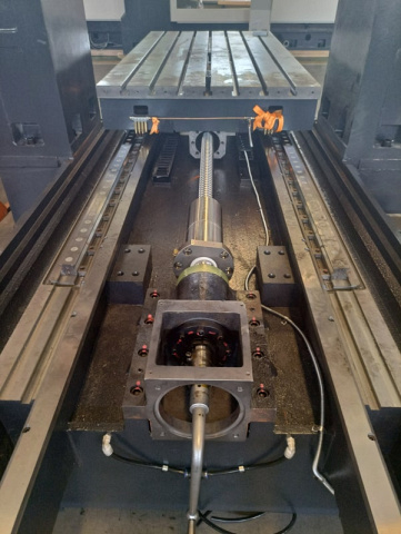 Портальный фрезерный центр KPM 1016