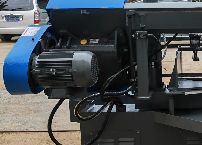 Автоматический колонный ленточнопильный станок MetalTec BS 400 ZA поворот до 60°