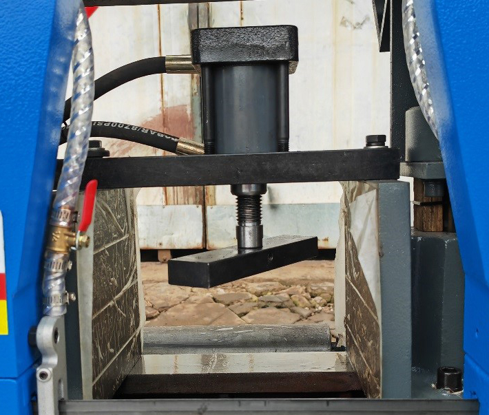 Автоматический колонный ленточнопильный станок MetalTec BS 400 ZA поворот до 60°