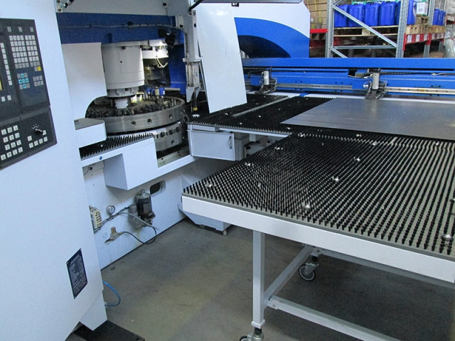 Координатно-пробивной пресс SMD Nisshinbo HPH-5058