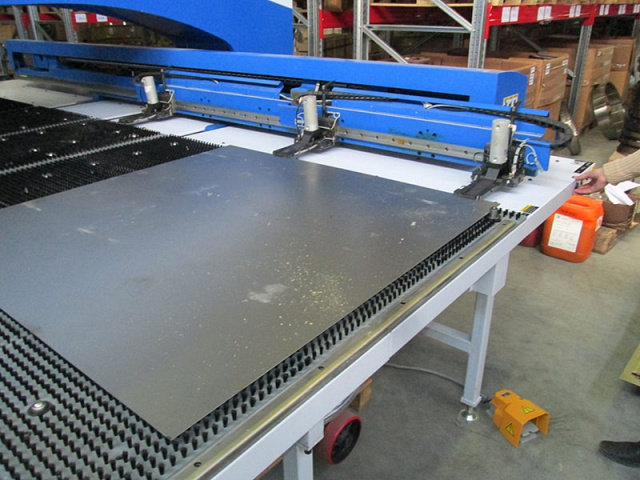 Координатно-пробивной пресс SMD Nisshinbo HPH-5058