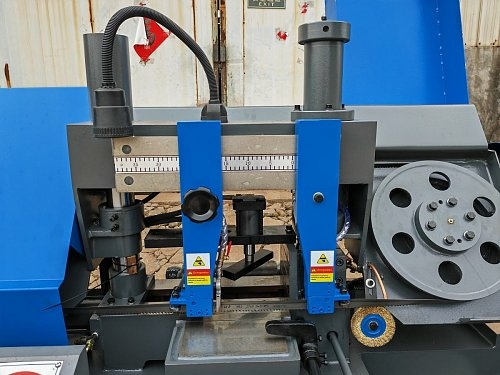 Ленточнопильный станок MetalTec BS 300 CH (угол 90°)