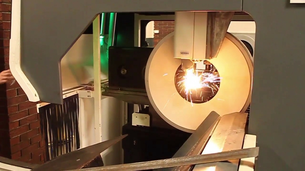 Установка лазерной резки труб Bodor T230 1000W (MAX)