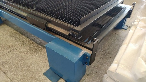 Автоматизированные комплексы лазерной резки YAWEI SMD HLS