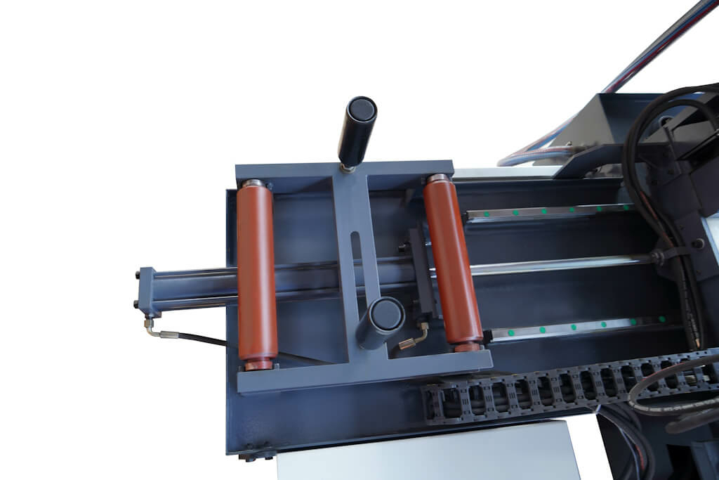 Автоматический ленточнопильный станок MetalMaster MSK 400 Е