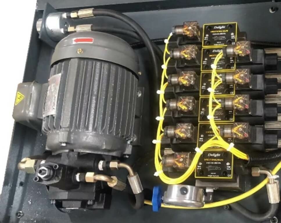 Автоматический ленточнопильный станок MetalMaster MSK-300