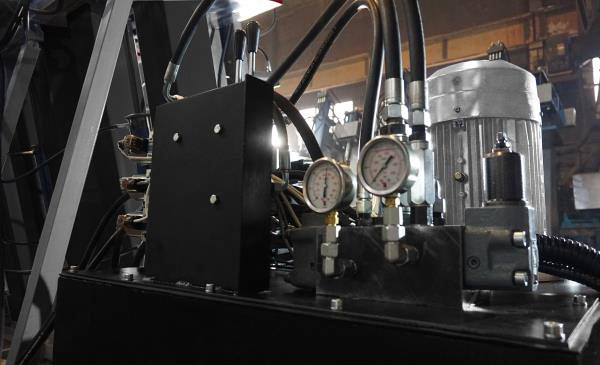 Пресс гидравлический для бруса IRONMAC Press 200/3 HM