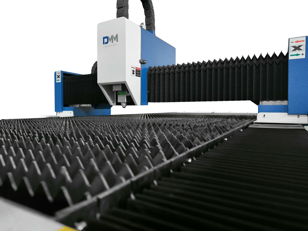 Оптоволоконный лазерный станок DMM 3015L (1500W)